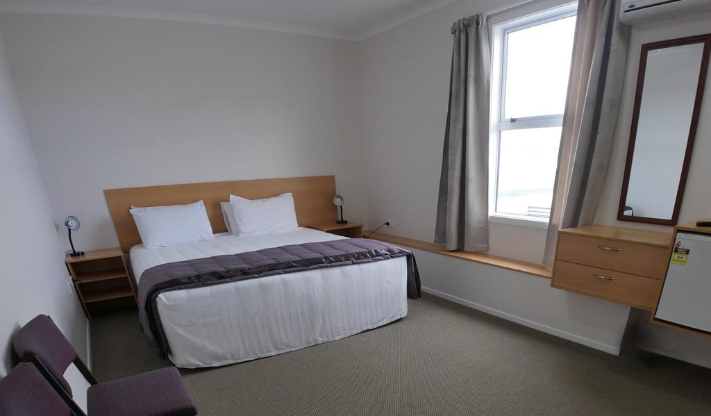 Masonic Hotel Waitara Exteriér fotografie