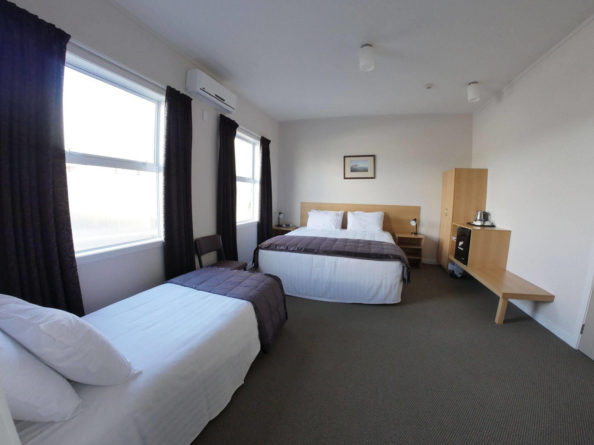 Masonic Hotel Waitara Exteriér fotografie