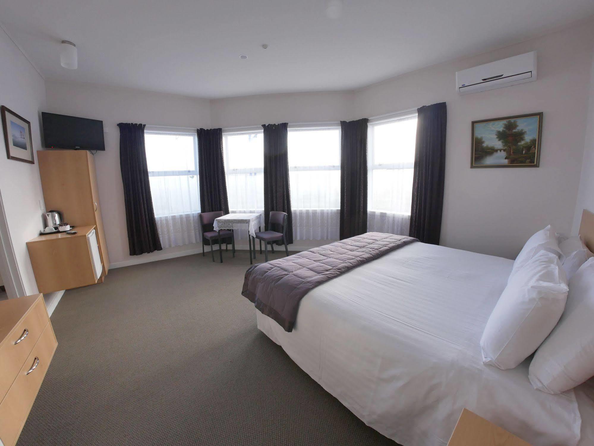Masonic Hotel Waitara Exteriér fotografie