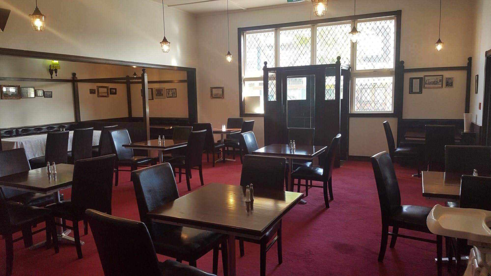 Masonic Hotel Waitara Exteriér fotografie